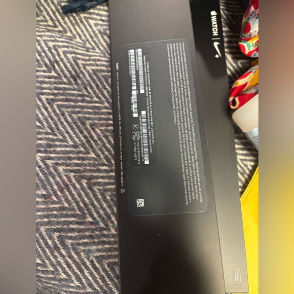 Apple iWatch 4 Black Cellular - Picture 2 of 8